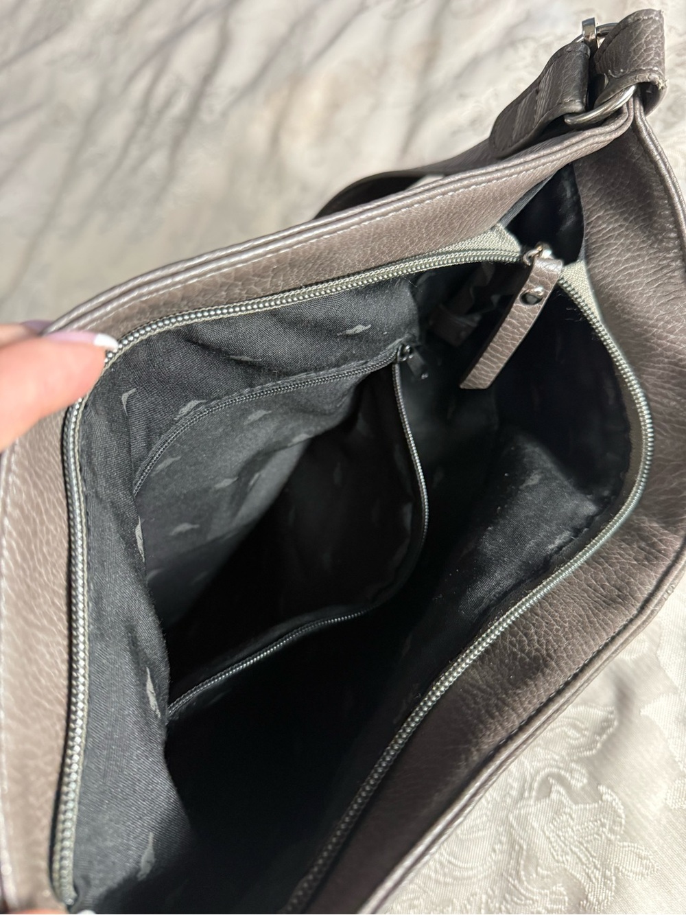 Roots Hobo Shoulder Bag Gray Taupe Large Everyday Purse - Picture 16 of 16